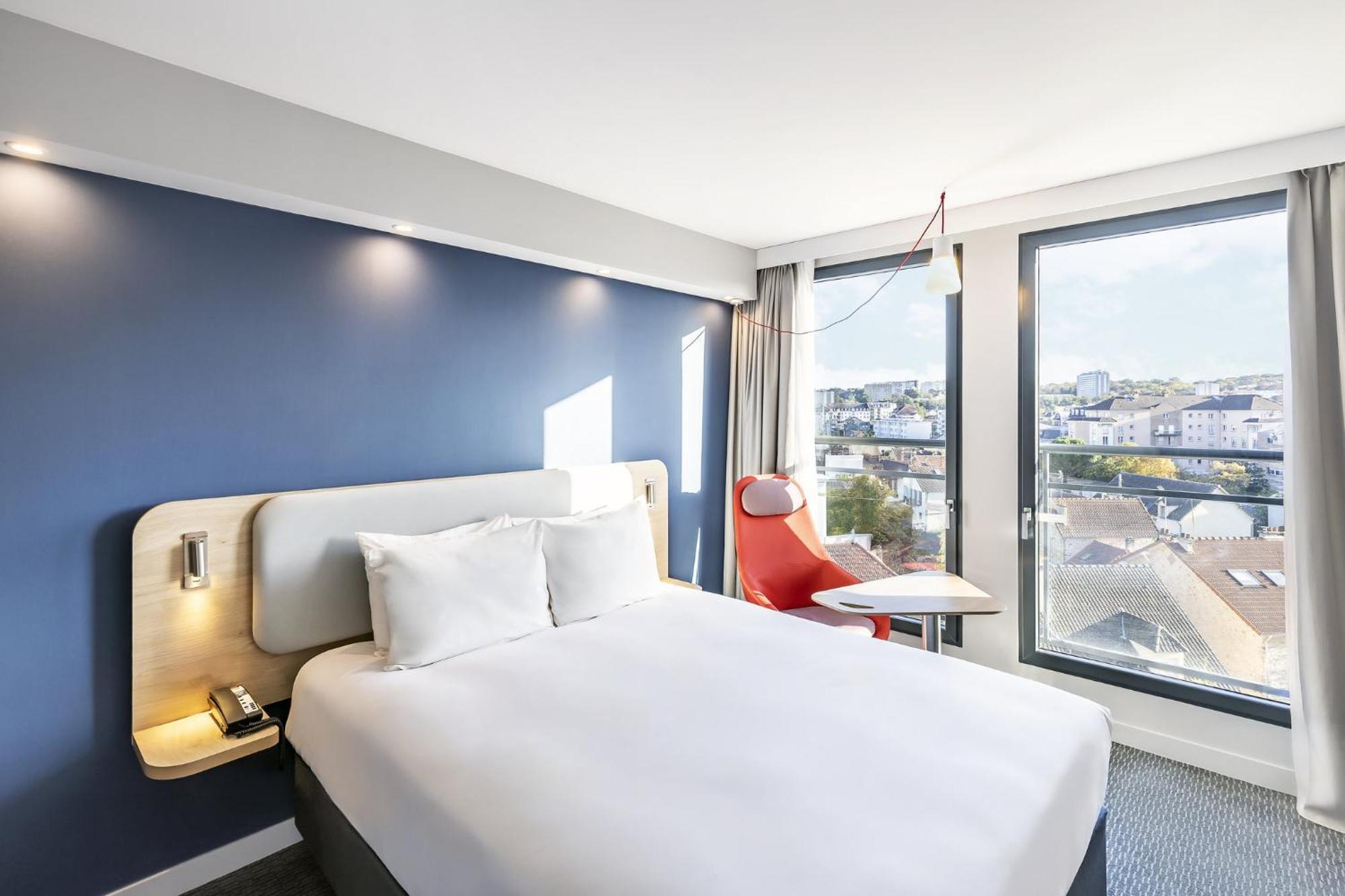 Holiday Inn Express Paris - Poissy By Ihg Exterior foto